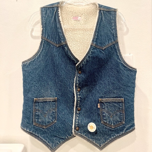 Levis Vintage Vest - Picture 1 of 3